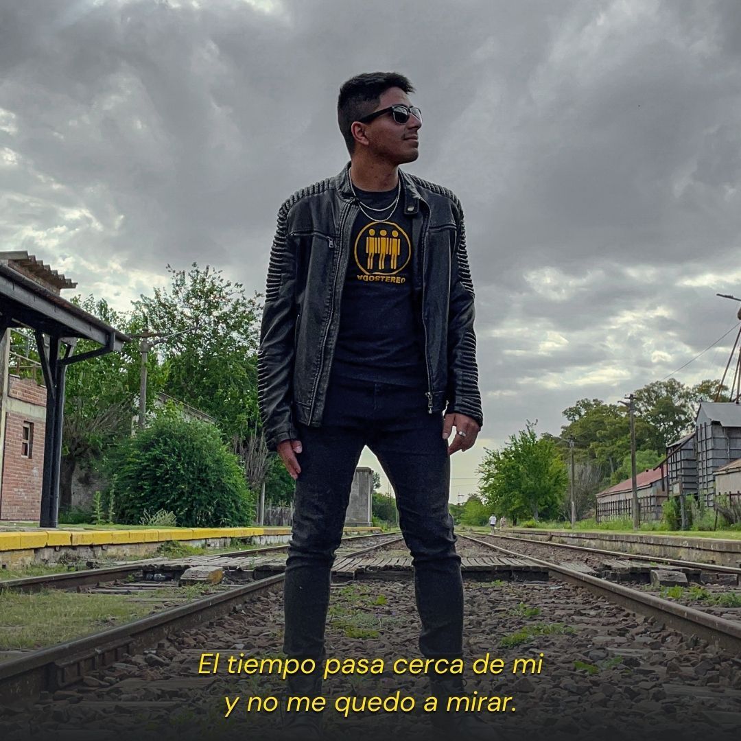 ⏳ El tiempo pasa cerca de mi y no me quedo a mirar.
