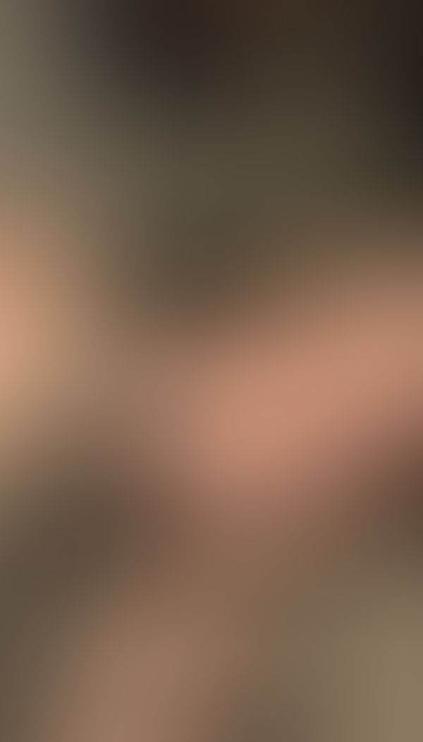 Mis tetas o mi lengua? Que chuparias primero?