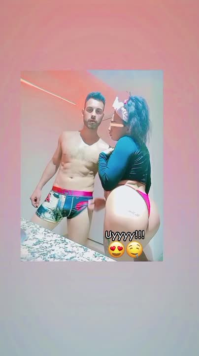 Querés ver cómo me cojen el culo ?